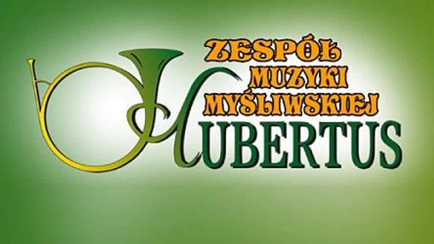 Logo Zespołu Muzyki Myśliwskiej Hubertus z rogiem myśliwskim na zielonym tle